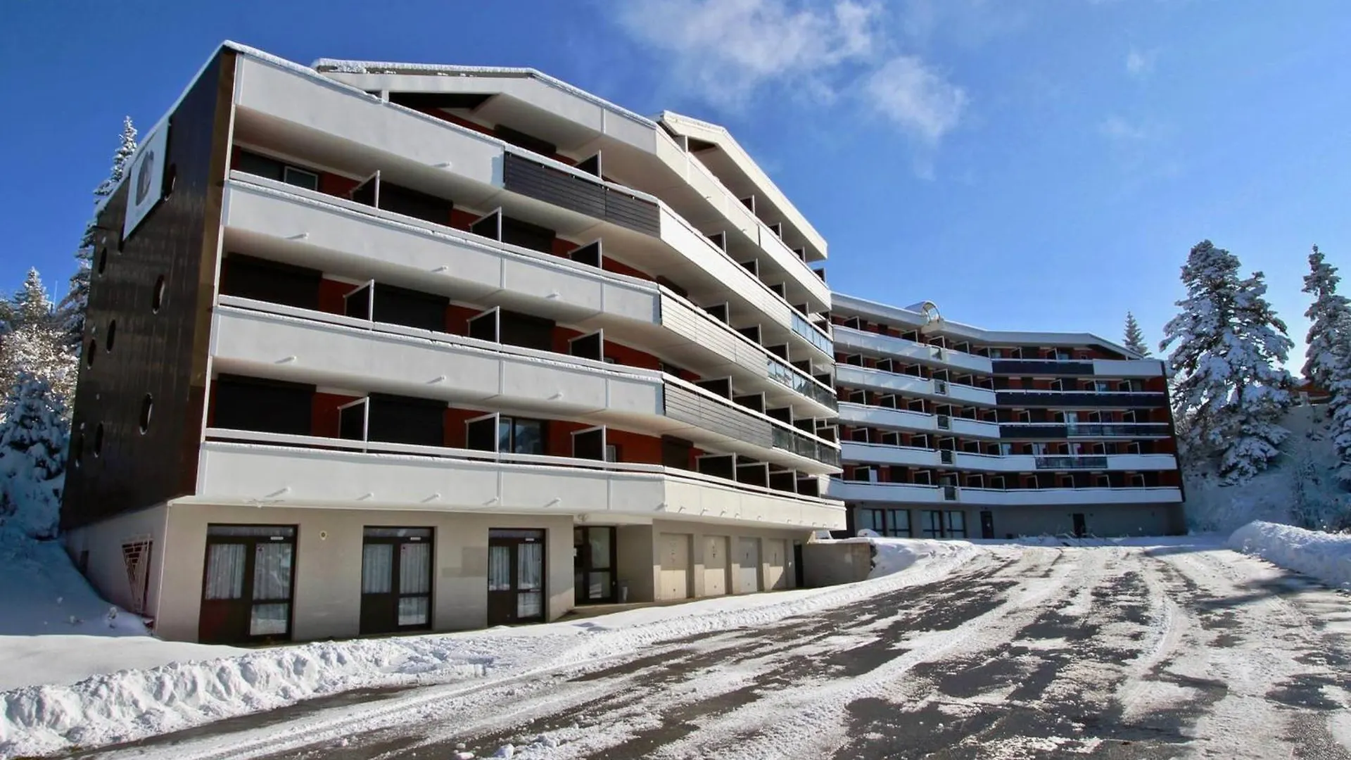 Apartment Appartement 30M² Chamrousse 1750, Proche Pistes Et Commerces, Balcon Ouest, 4-6 Pers - Fr-1-549-83